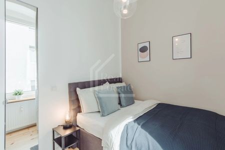 Pronájem bytu 2+kk 53 m², Pernerova, Praha - Fotografie 2
