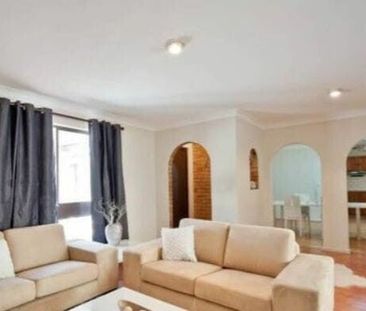 Victoria Park - Photo 3