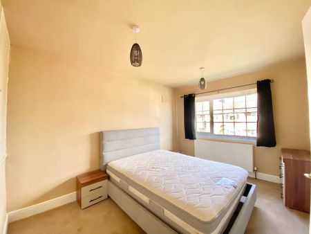 2 bedroom maisonette to rent - Photo 4