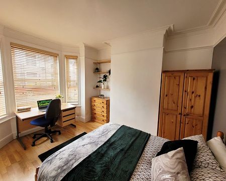 6 Bedrooms, 21 St George’s Road – Student Accommodation Coventry - Photo 5