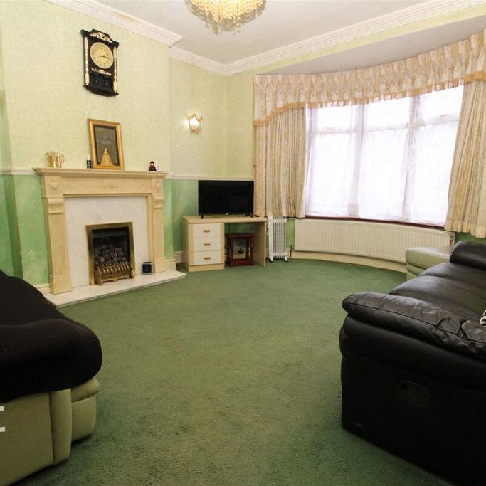 4 bedroom semi-detached house to rent - Photo 1