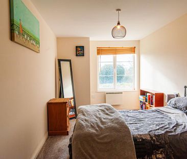 2 bedroom ground floor flat to rent - Photo 3