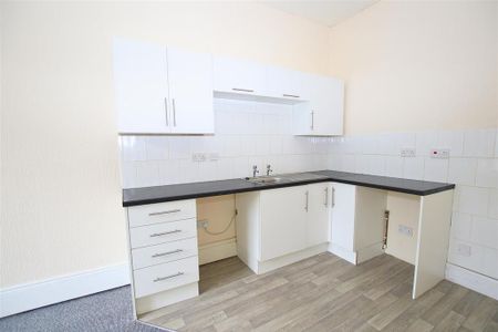 1 bedroom flat to rent - Photo 3