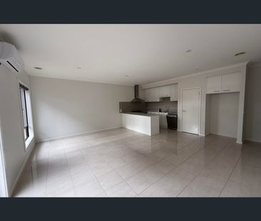 29 Jacka Street, Mickleham, Vic 3064 - Photo 2