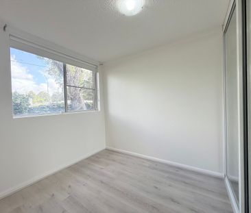 Spacious 2 Bedroom Unit - Photo 5