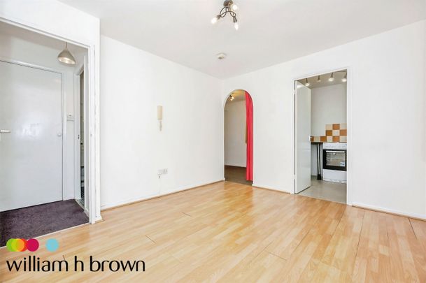 Lewes Close, Essex, Grays - Photo 1