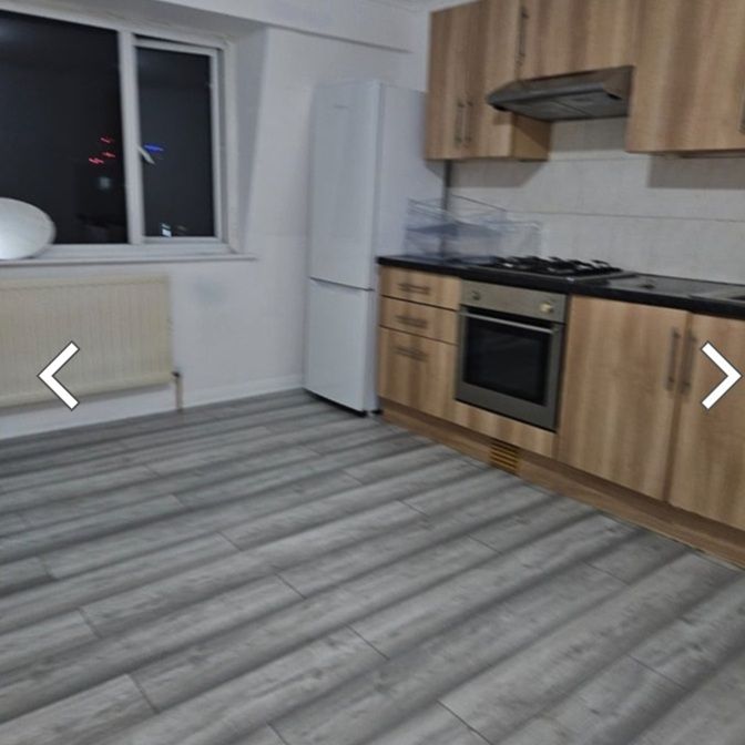 1 Bed Flat, Young Road, E16 - Photo 1