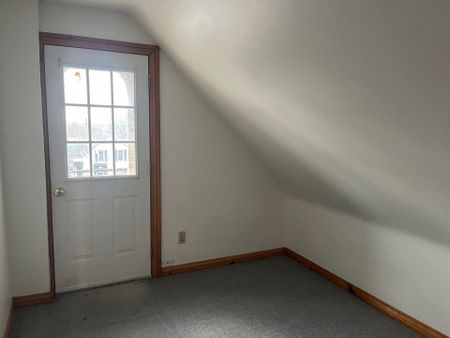 For Lease - 228 Kent Street Unit# 4, Kawartha Lakes, Ontario - Photo 5