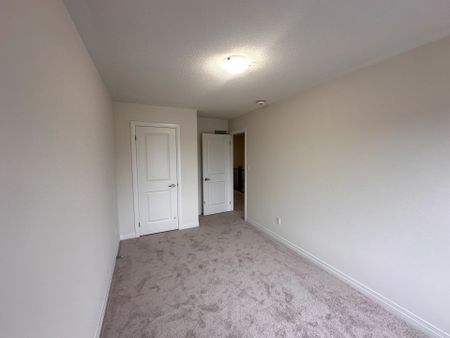 For Lease - 110 Turnberry Lane, Barrie, Ontario - Photo 2