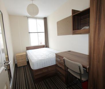 4 bedroom flat to rent - Photo 5