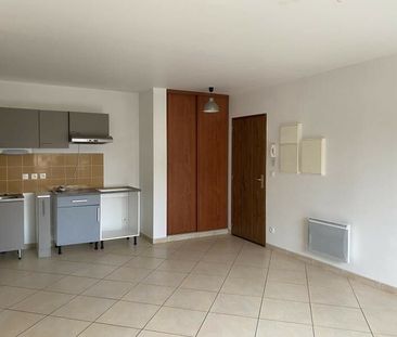 Appartement 2 Pièces + Cave + parking en sous-sol - Photo 2