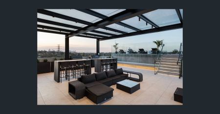 Modern Two Bedroom Apartment with Rooftop Pool - Photo 5