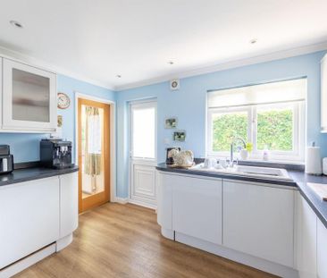 2 bedroom detached bungalow to rent - Photo 5