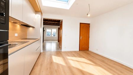 Gerenoveerde woning met terras in Sint-Niklaas - Photo 5