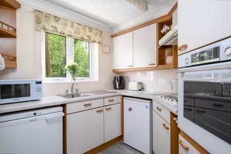 1 Bedroom Apartment, Saddlers Court – Epsom - Photo 4