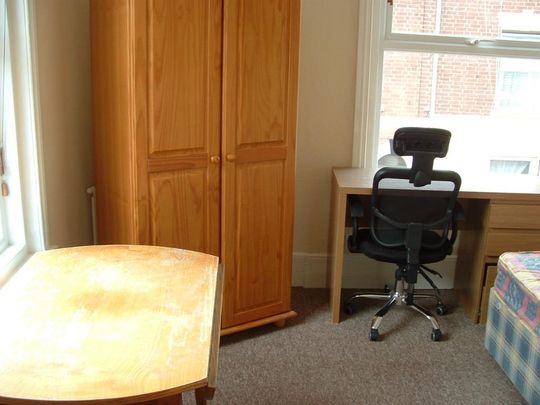 5 bedroom terraced house to rent - Photo 1