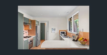 Family Home in Prized Location! - Photo 5