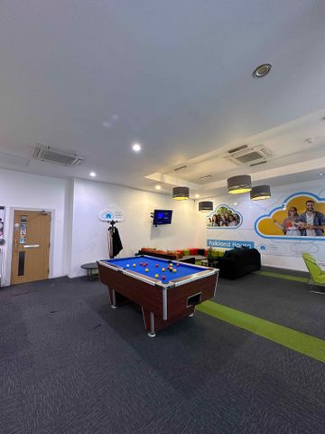 Penthouse Apartment - Photo 2