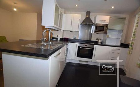 |ref: |, Oceana Boulevard, Briton Street, Southampton, SO14 - Photo 2