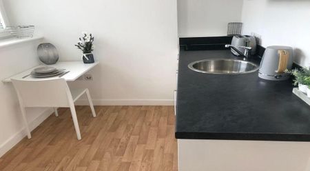 Studio to rent - Photo 3