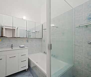 Sundrenched Three Bedroom Villa - Photo 2