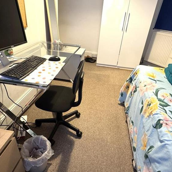 6 bedroom terraced house to rent - Photo 1