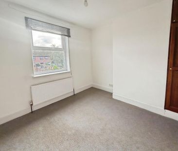 4 bedroom terraced house to rent - Photo 3