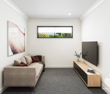 4brm Townhouse becoming available - Photo 1