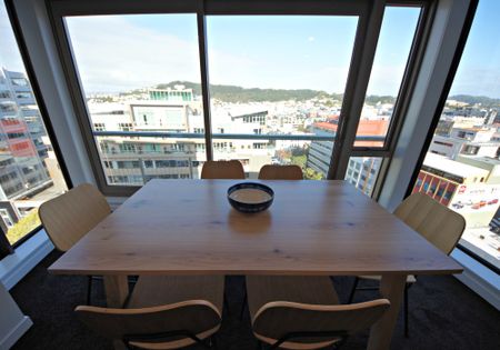 Immaculately presented 3 bedroom apartment in Wellington's new Victoria St. Precinct - Photo 3