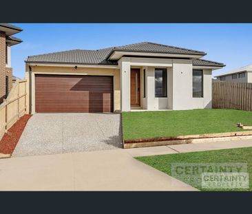 28 Goshawk Road, Sunbury, Vic 3429 - Photo 2