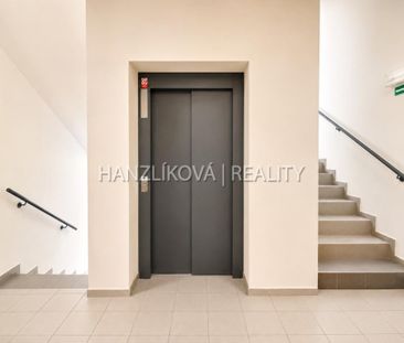Pronájem bytu 2+kk 40 m2 - Fotografie 1