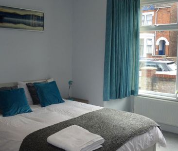 1 bedroom in a house share to rent - Photo 1