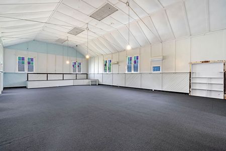 Spacious Home With Flexible Layout - Great Convenient Location - Photo 5