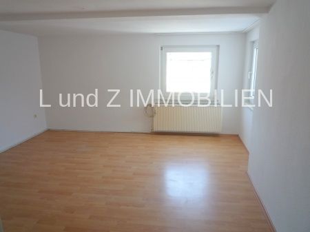* Berufstätige oder Studenten willkommen * 2 Zimmer Wohnung großer Balkon. - Photo 1