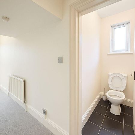 2 bedroom apartment to rent - Photo 4