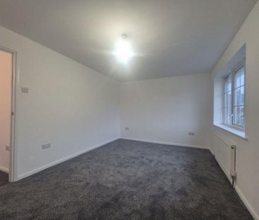 2 bedroom semi-detached house to rent - Photo 3