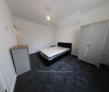 4 bedroom end of terrace house to rent - Photo 2