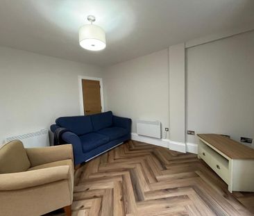 2 bedroom flat to rent - Photo 4