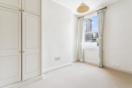 4 bedroom terraced house to rent - Photo 4