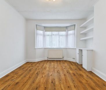 2 bedroom apartment to rent Benhill Wood Road, Sutton, SM1 - Photo 2