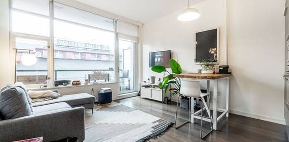 1BDRM IN HEART OF OLYMPIC VILLAGE / FALSE CREEK - Photo 2