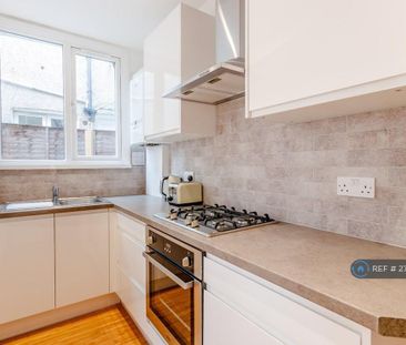 2 bedroom maisonette to rent - Photo 1