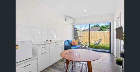 Modern Fully Furnished Studio with HUGE Private Backyard – ALL Bills Included! - Photo 3