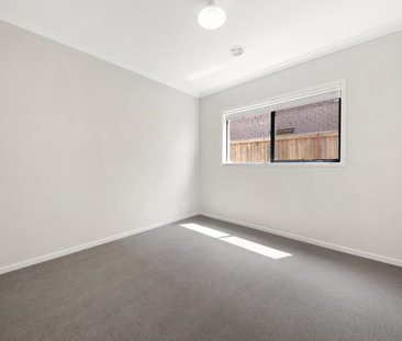 209 Maracana Avenue Manor Lakes, Manor Lakes VIC, Belconnen - Photo 2