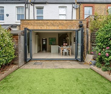 Freshford Street, Earlsfield, London, SW18 - Photo 2