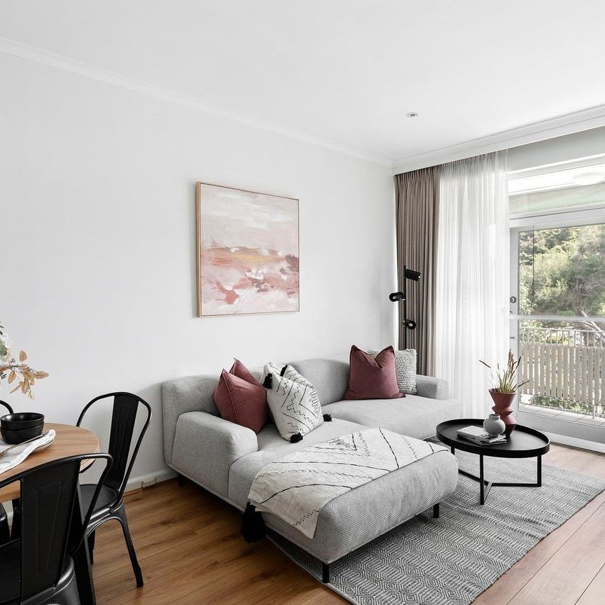 A well located Essendon Gem - Photo 1