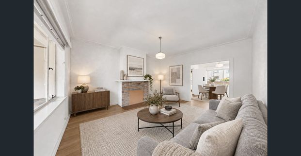 Art Deco Two Bedroom Residence with Modern Comforts and Private Access - Photo 1