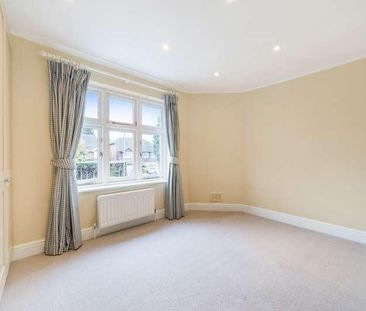 West Grove, Hersham, Walton-on-thames, Surrey, KT12 - Photo 3
