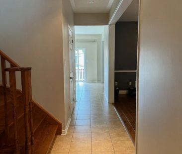Detached Home For Lease | W9237250 - Photo 1