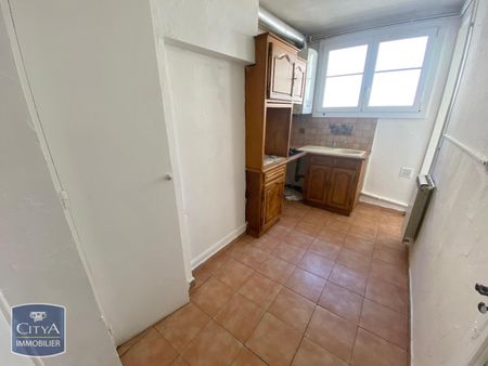 Location Appartement 4 pièces 65m² TOULON 83200 - Photo 2